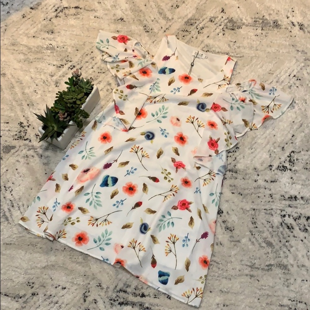 Molly Bracken cold shoulder dress ☀️